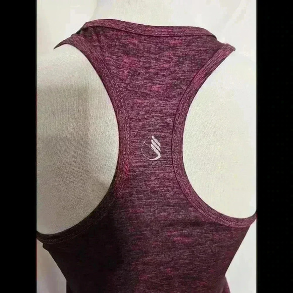 Women's Performance Active Tank Top - Stylish & Comfortable - Picture 3 of 3